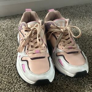 Pink/purple Champion tennis shoes